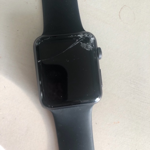 series 1 apple watch cracked but still works - Picture 1 of 2